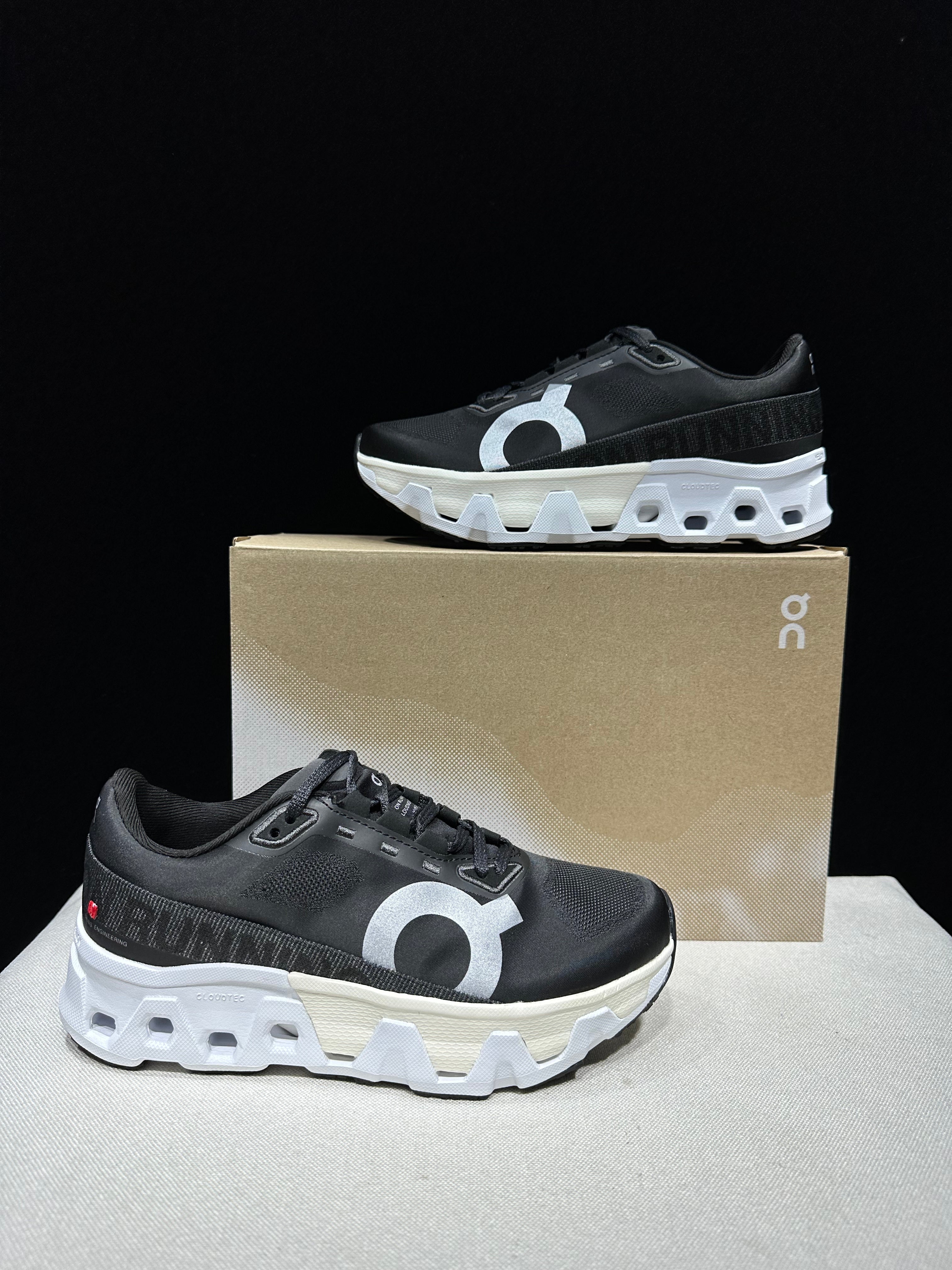ON - Cloudmonster Hyper 'Black | White'