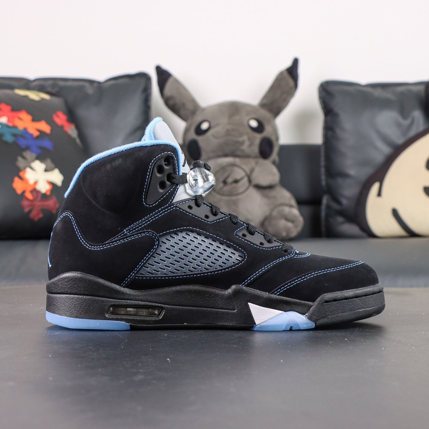 Jordan 5 'Black Carolina'