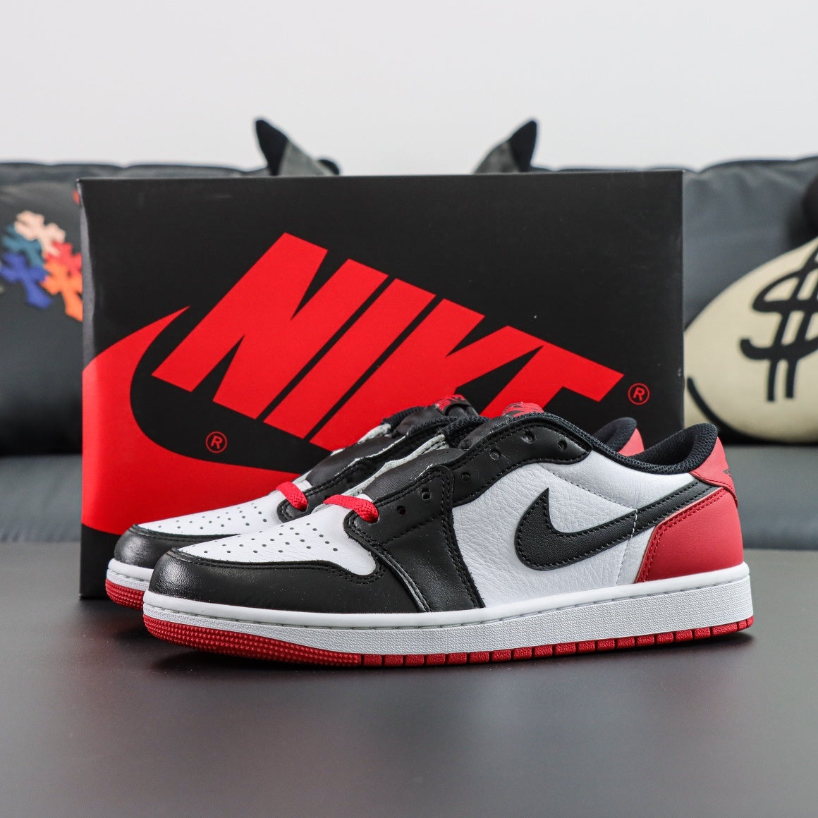 Jordan 1 Low OG 'Black Toe' 2023