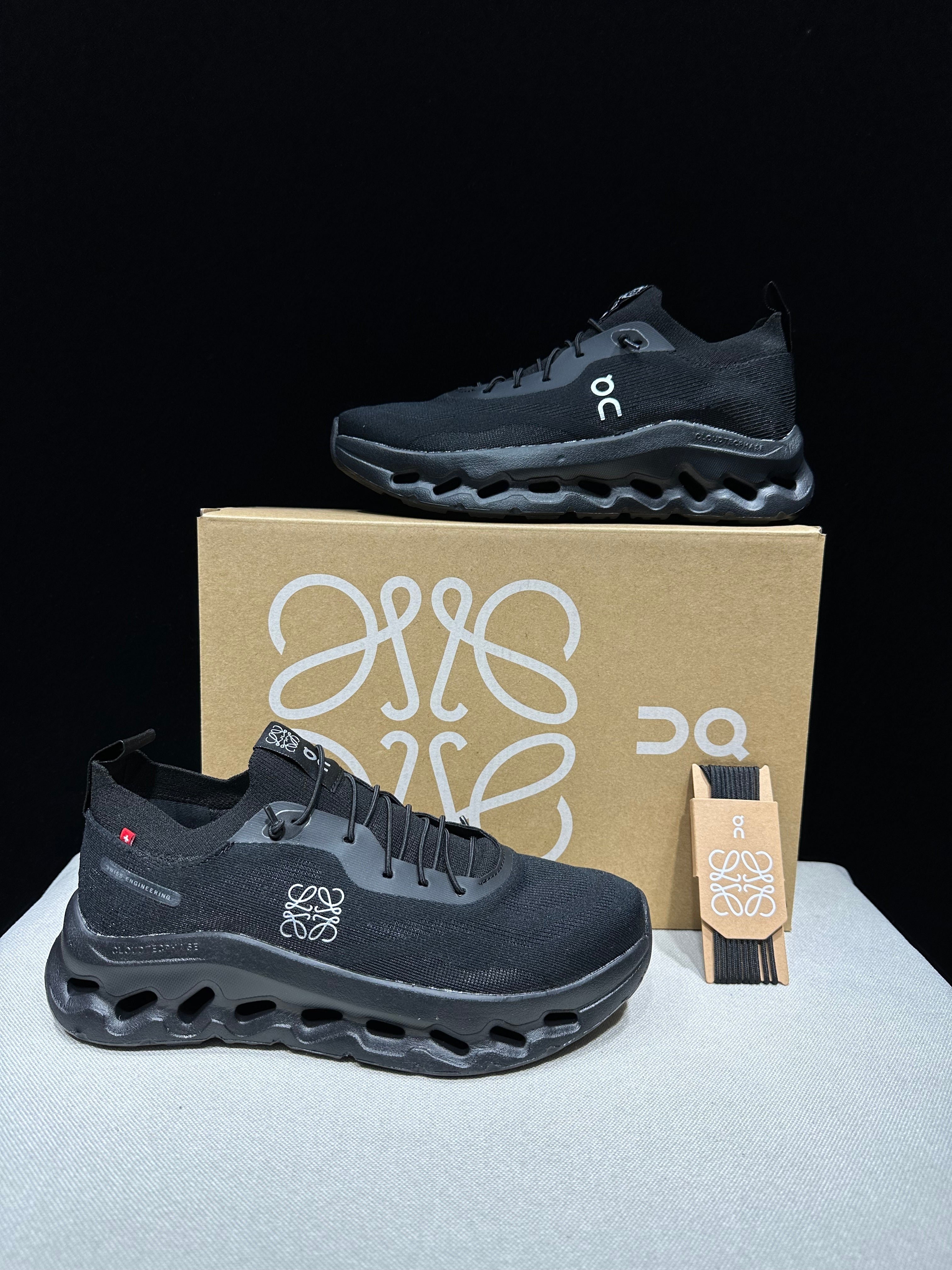 ON - Cloudtilt x Loewe 'All Black'