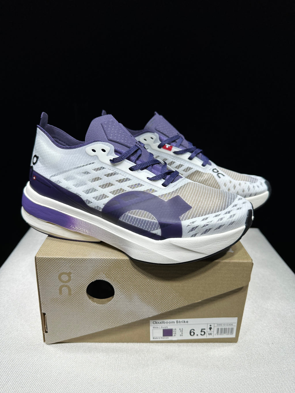 ON - Cloudboom Strike 'White | Purple'