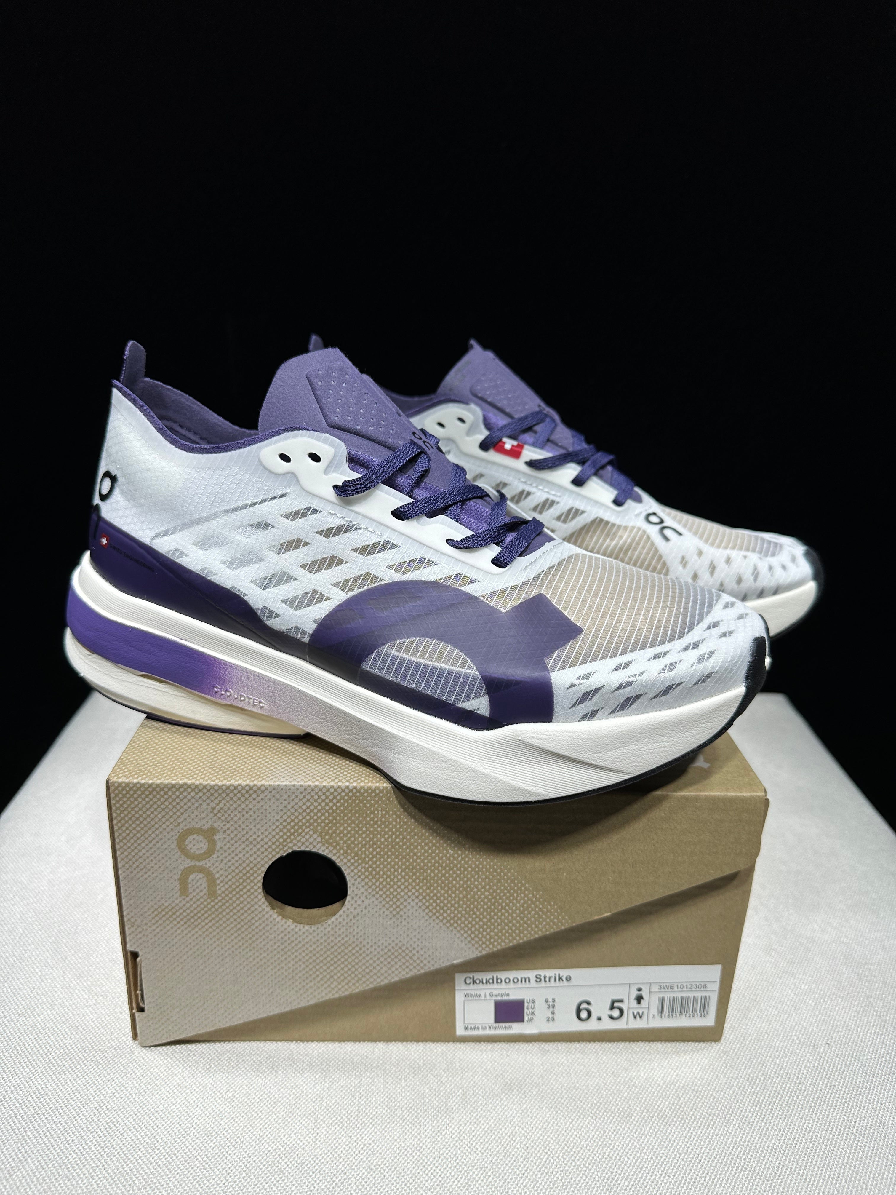 ON - Cloudboom Strike 'White | Purple'