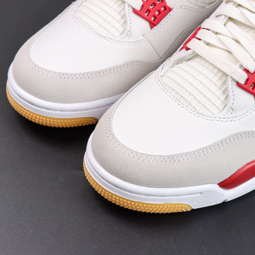 Jordan 4 x Nike SB "Varsity Red"