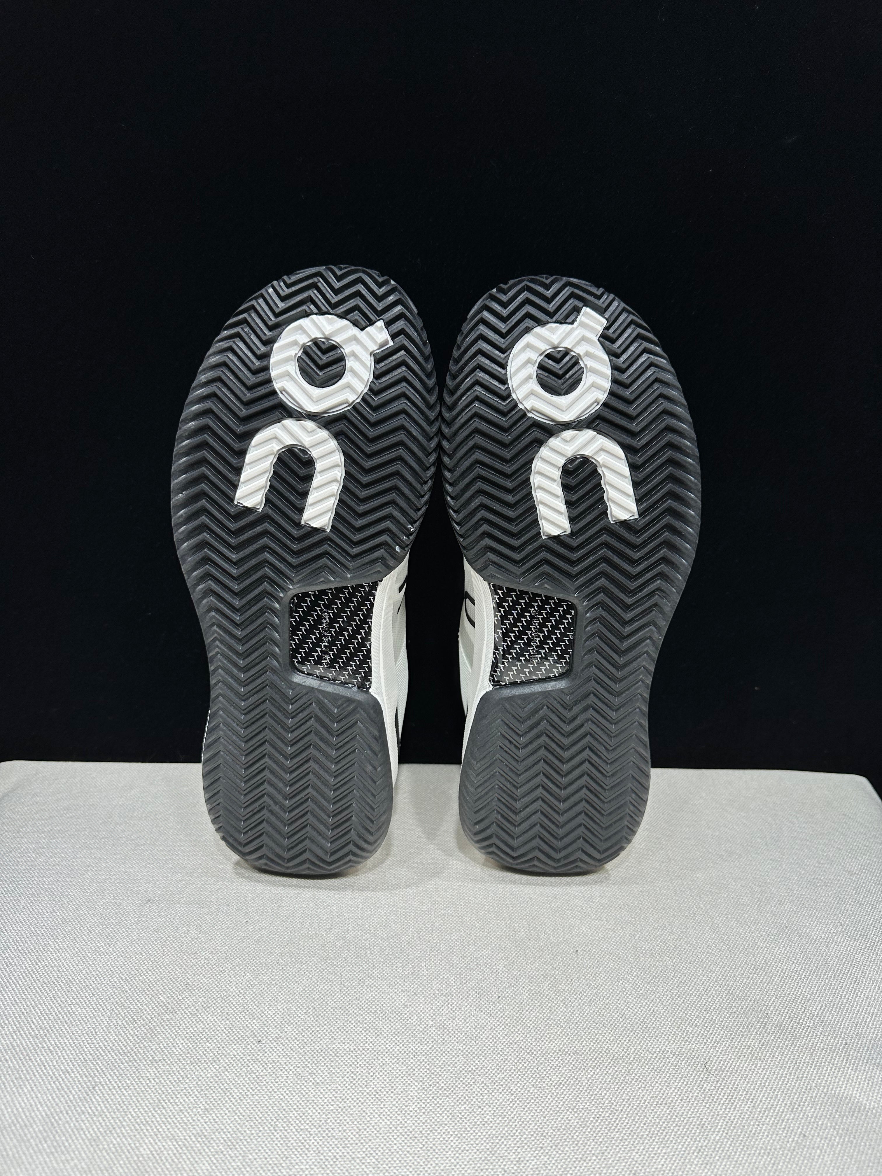 THE ROGER Pro 2 'White | Black'