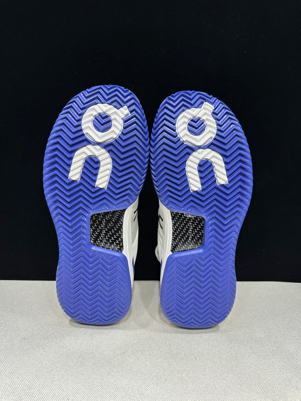 THE ROGER Pro 2 'White | Indigo'