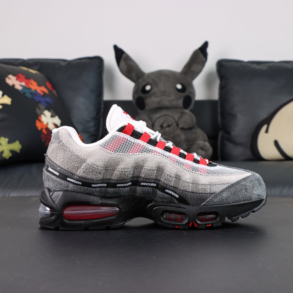 Nike Air Max 95 x Undefeated 'Tokyo'
