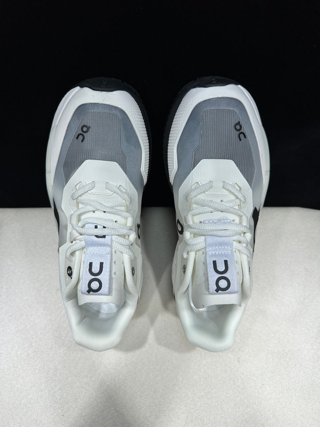 THE ROGER Pro 2 'White | Black'