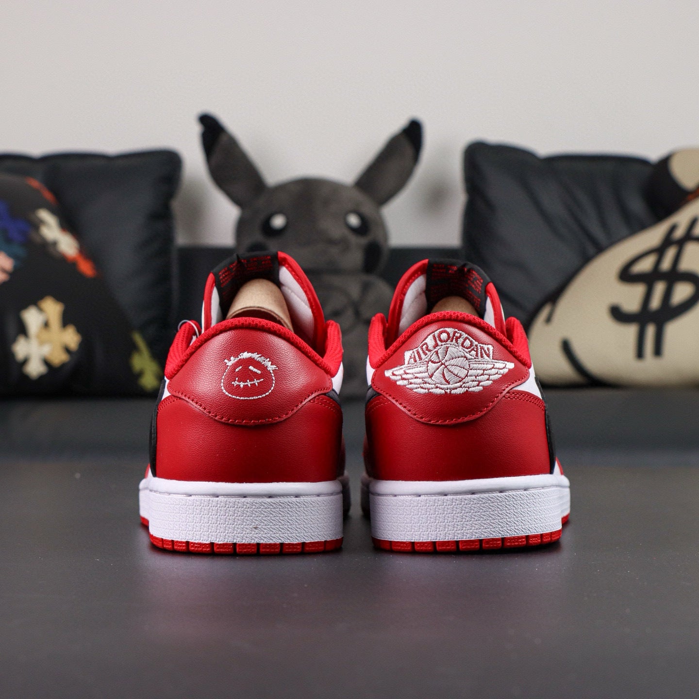 Jordan 1 Low x Travis Scott "Chicago"