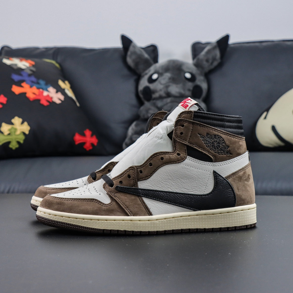 Jordan 1 Retro High OG x Travis Scott 'Mocha'