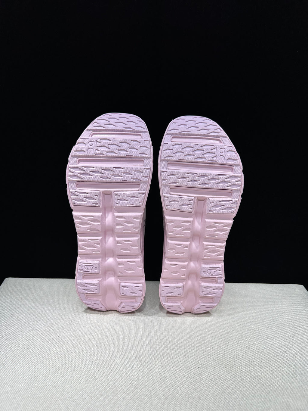 ON - Cloudtilt x Loewe 'Pale Pink'