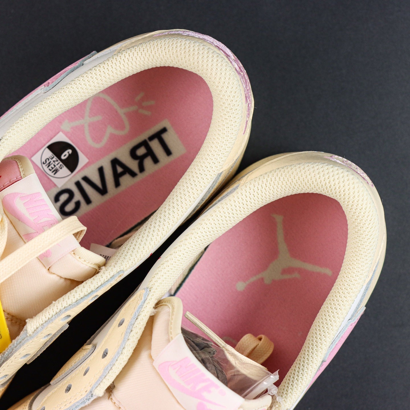 Jordan 1 Low OG x Travis Scott 'Shy Pink'