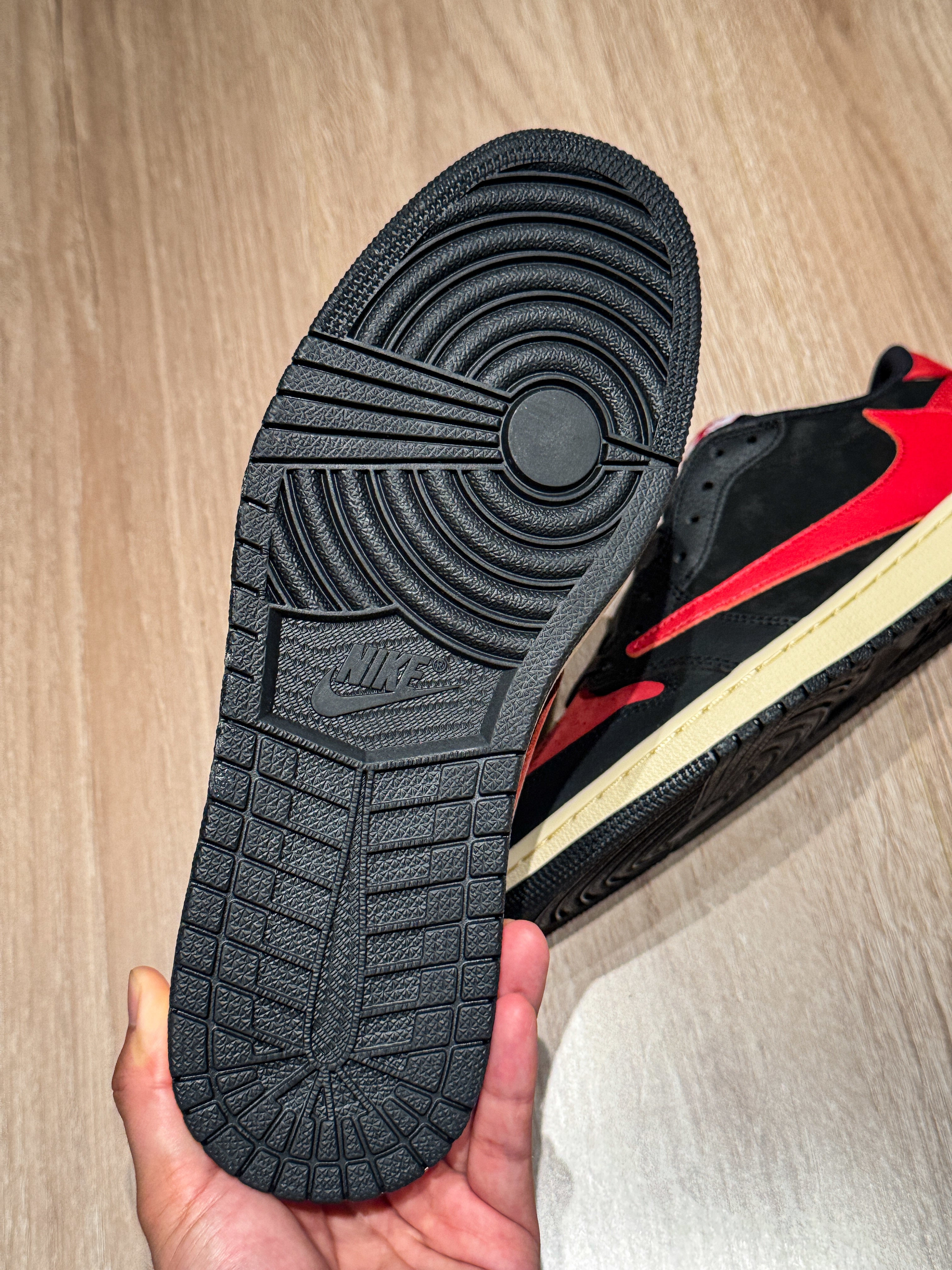 Jordan 1 Low x Travis Scott 'Bred'