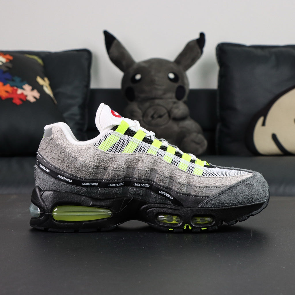 Nike Air Max 95 x Undefeated 'Geo NYC Neon'