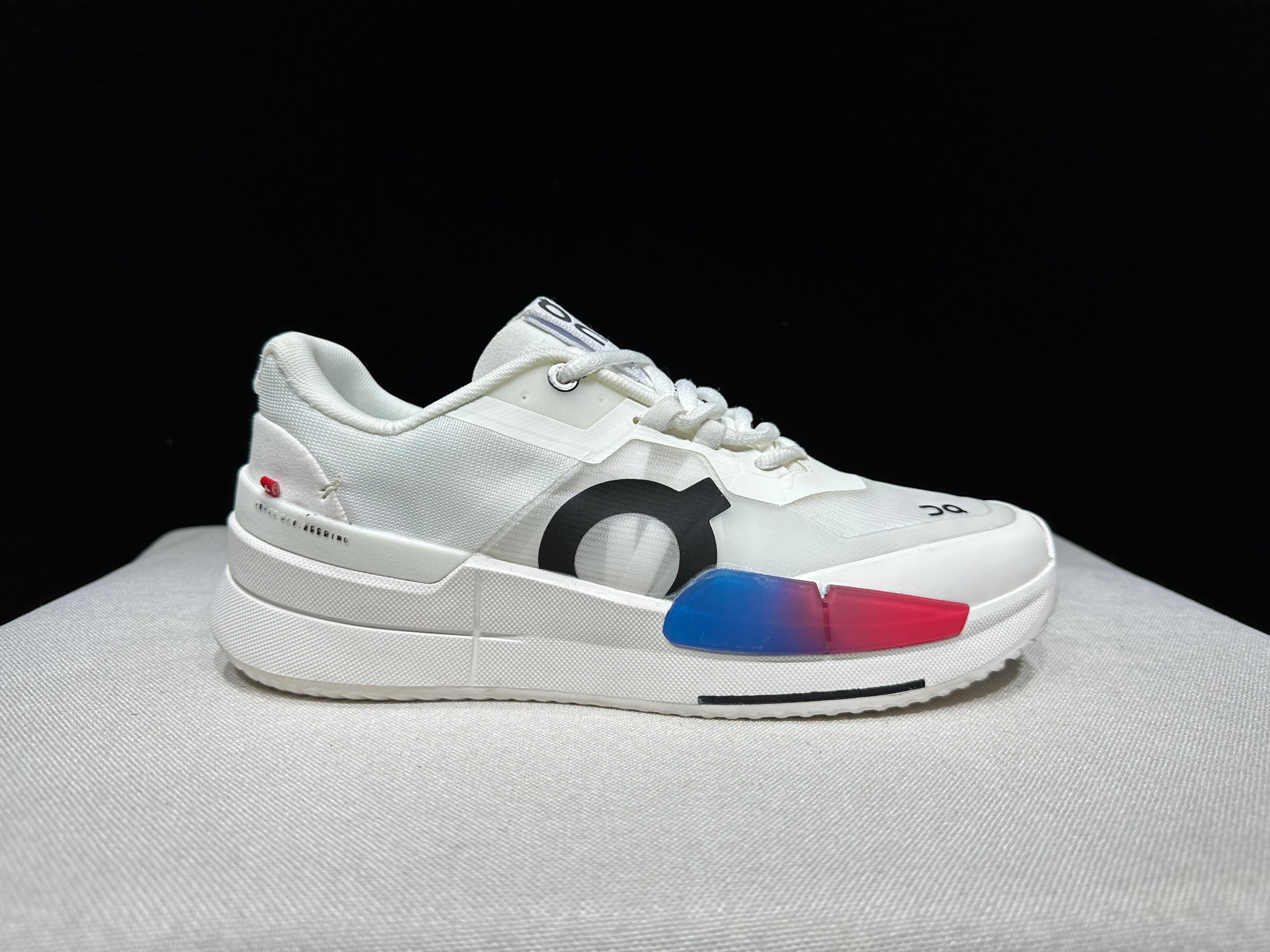 THE ROGER Pro 2 'White | Malibu'