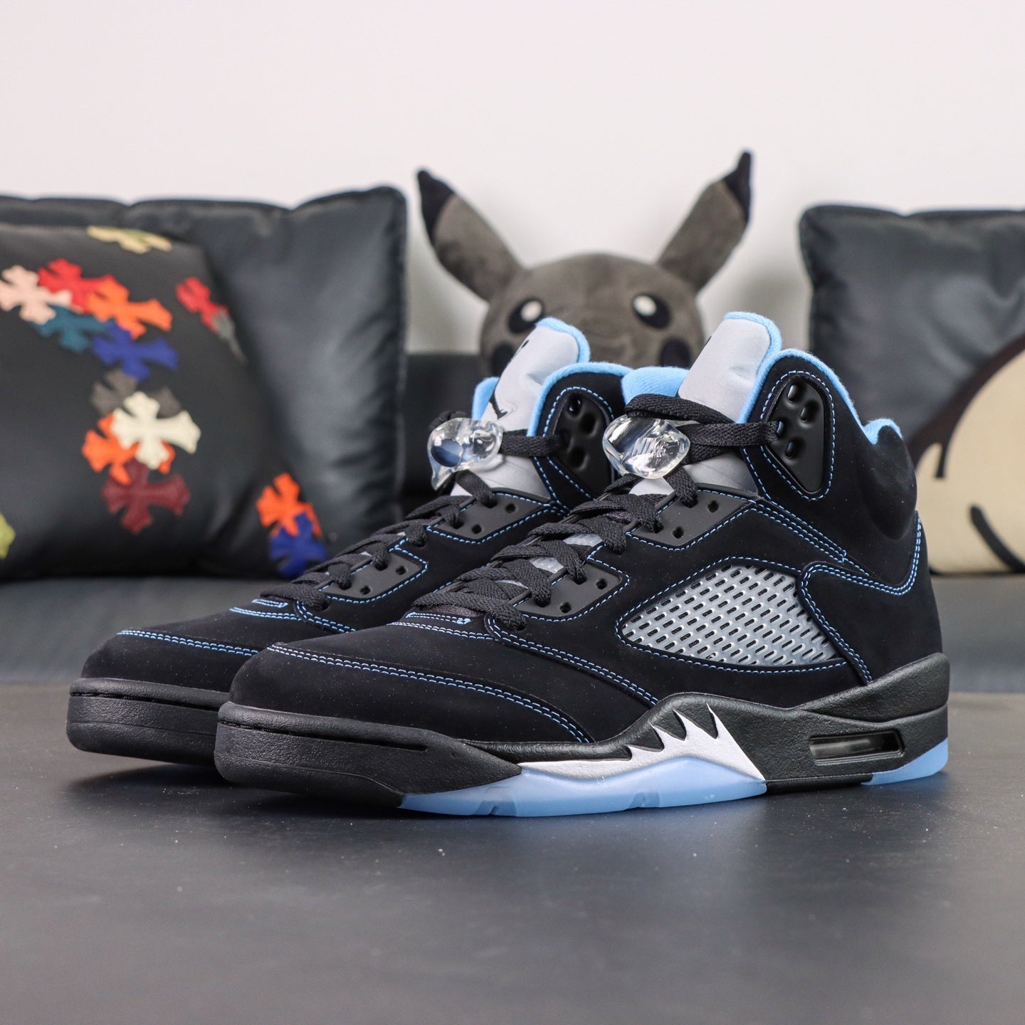 Jordan 5 'Black Carolina'