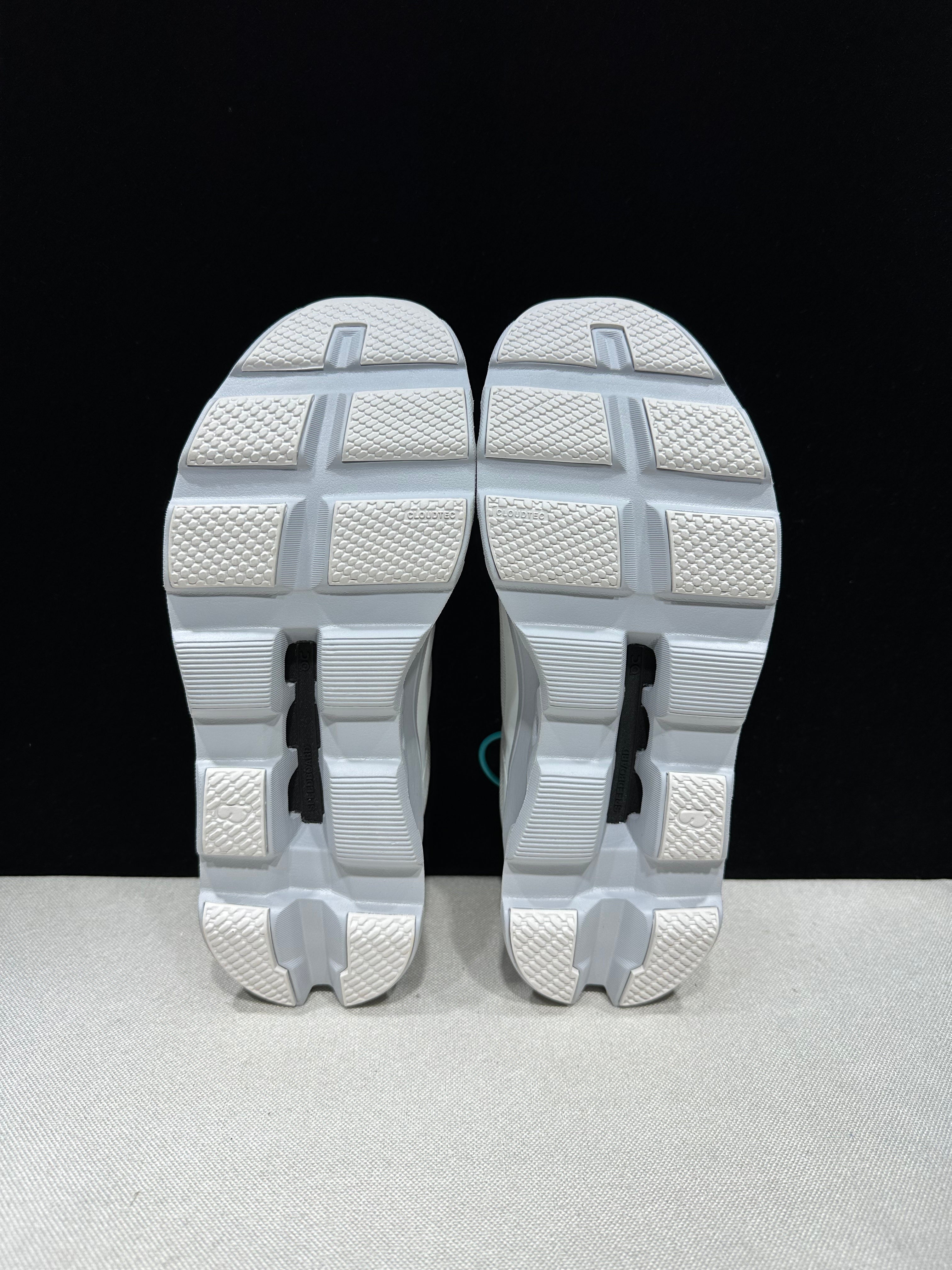 ON - Cloudmonster 'White | Glacier'