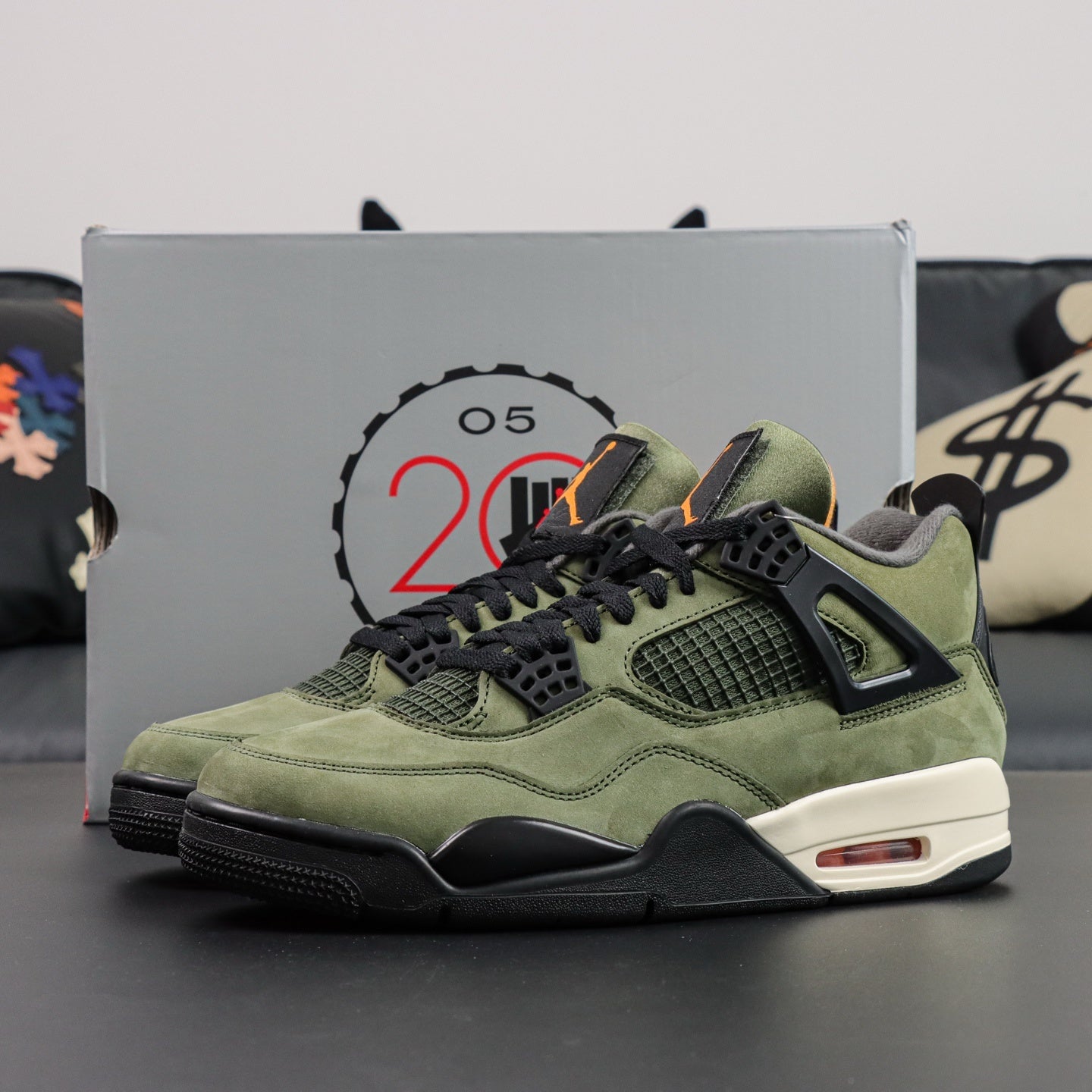 Jordan 4 Retro x UNDEFEATED