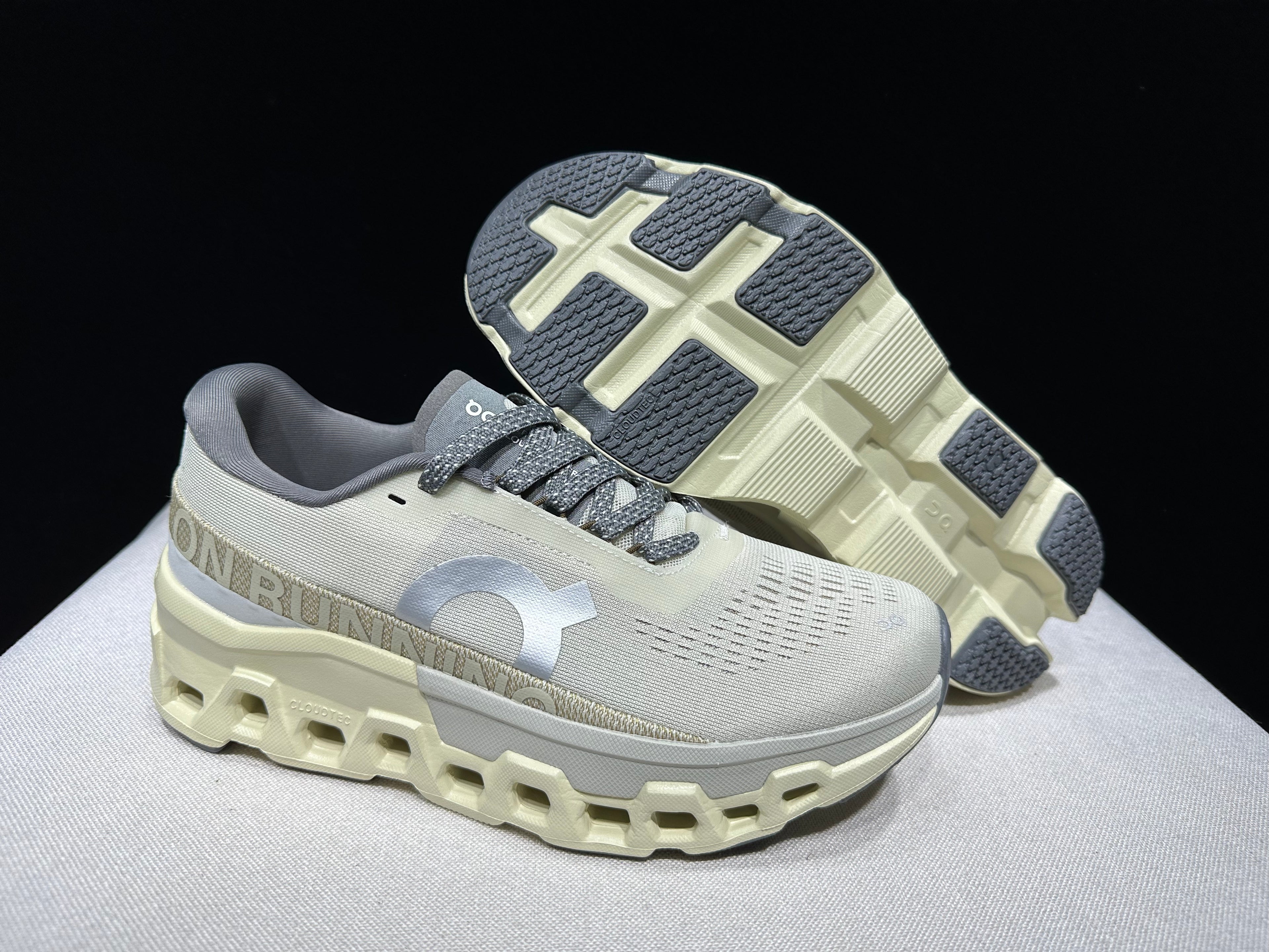 ON - Cloudmonster 2 'Cream Ice'