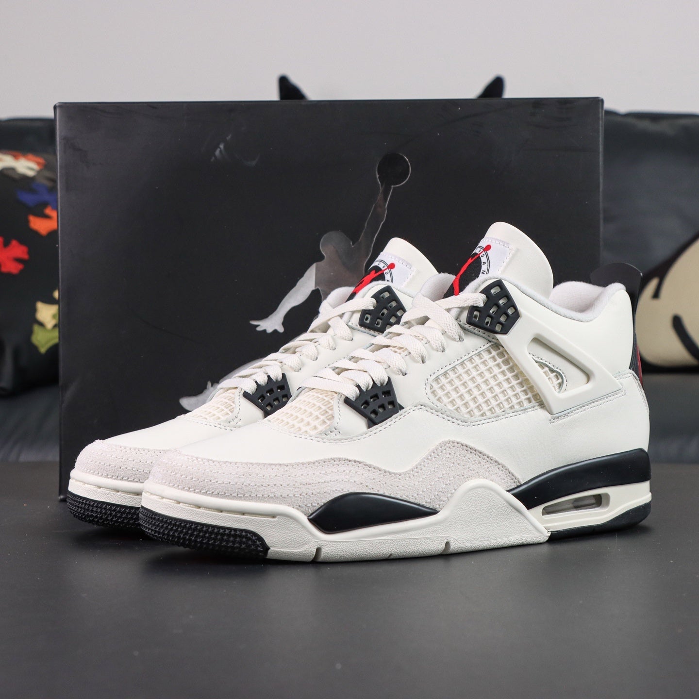 Jordan 4 Retro 'Flight Club'