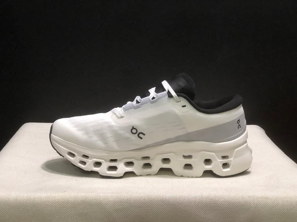 ON - Cloundmonster 3 'White | White'