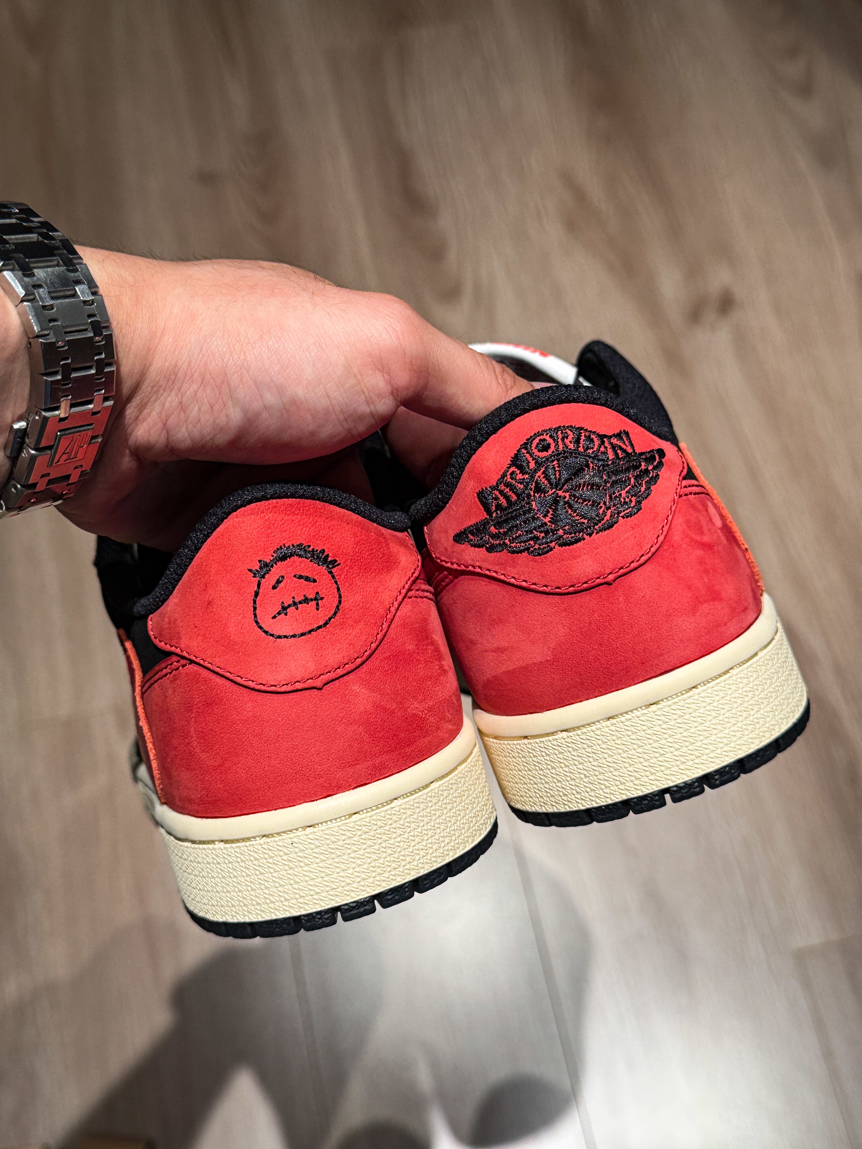 Jordan 1 Low x Travis Scott 'Bred'