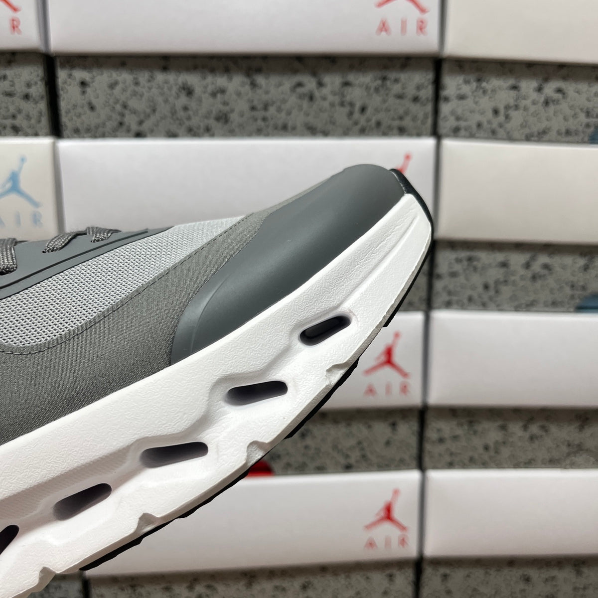 ON - Cloudtilt 2.0 x LOEWE 'Grey'
