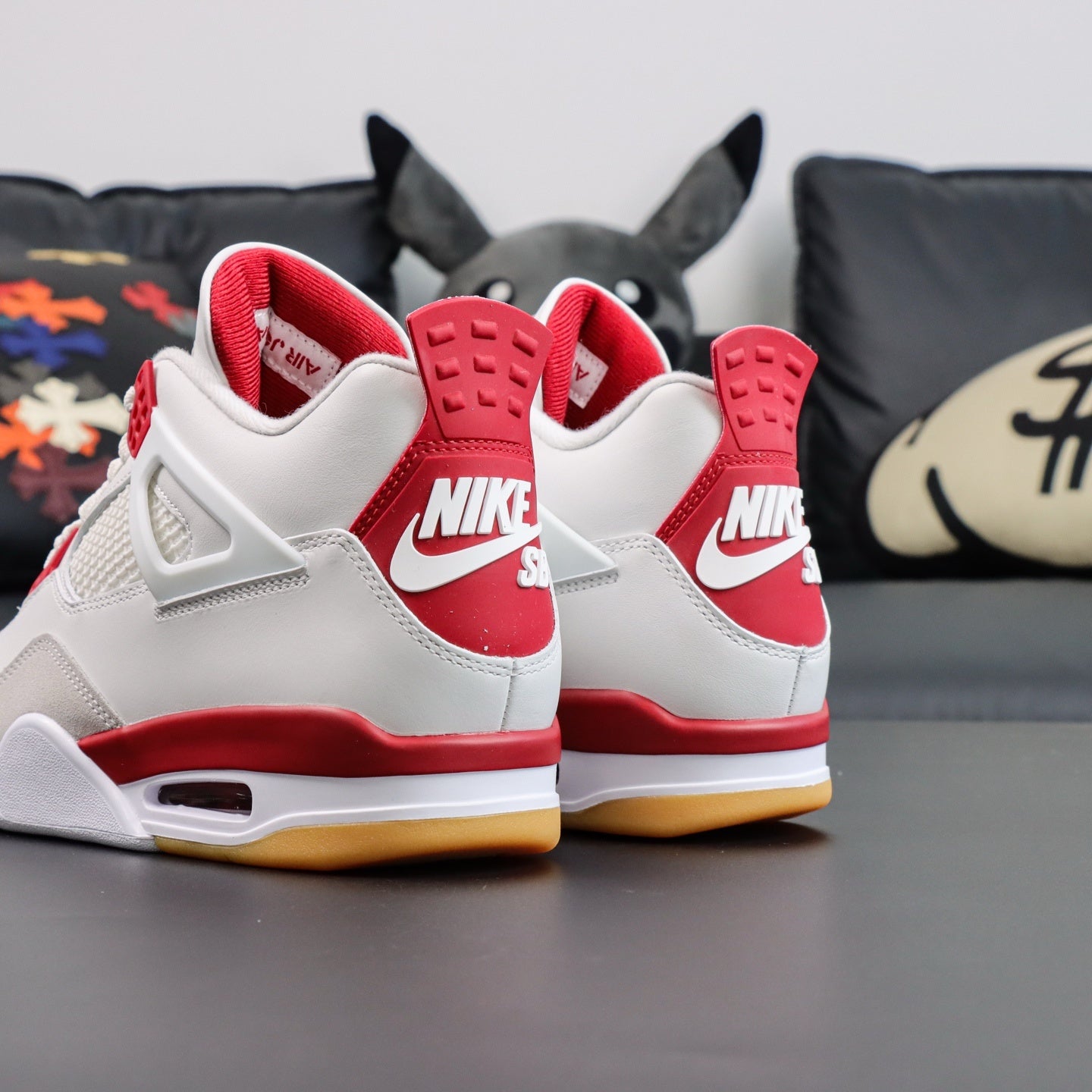 Jordan 4 x Nike SB "Varsity Red"