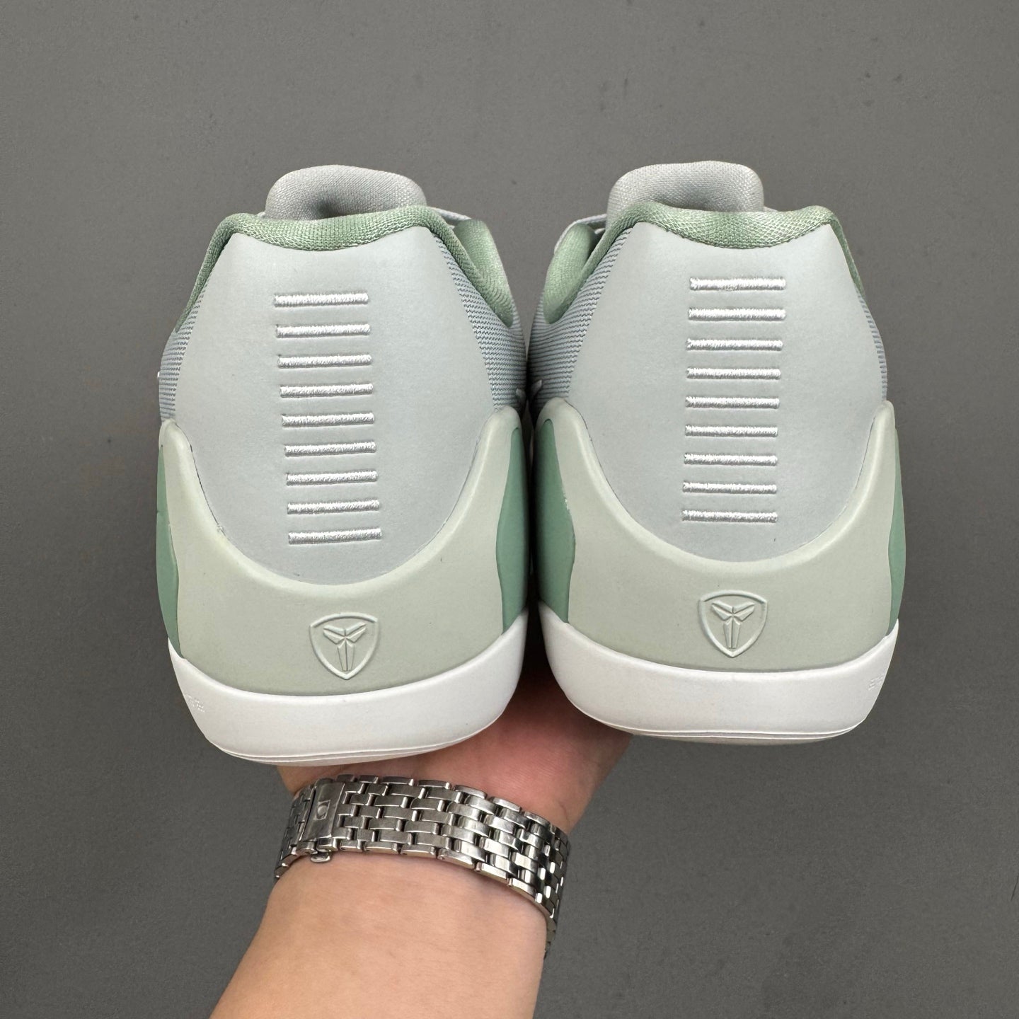 Kobe 9 EM low Protro Light Silver Steam