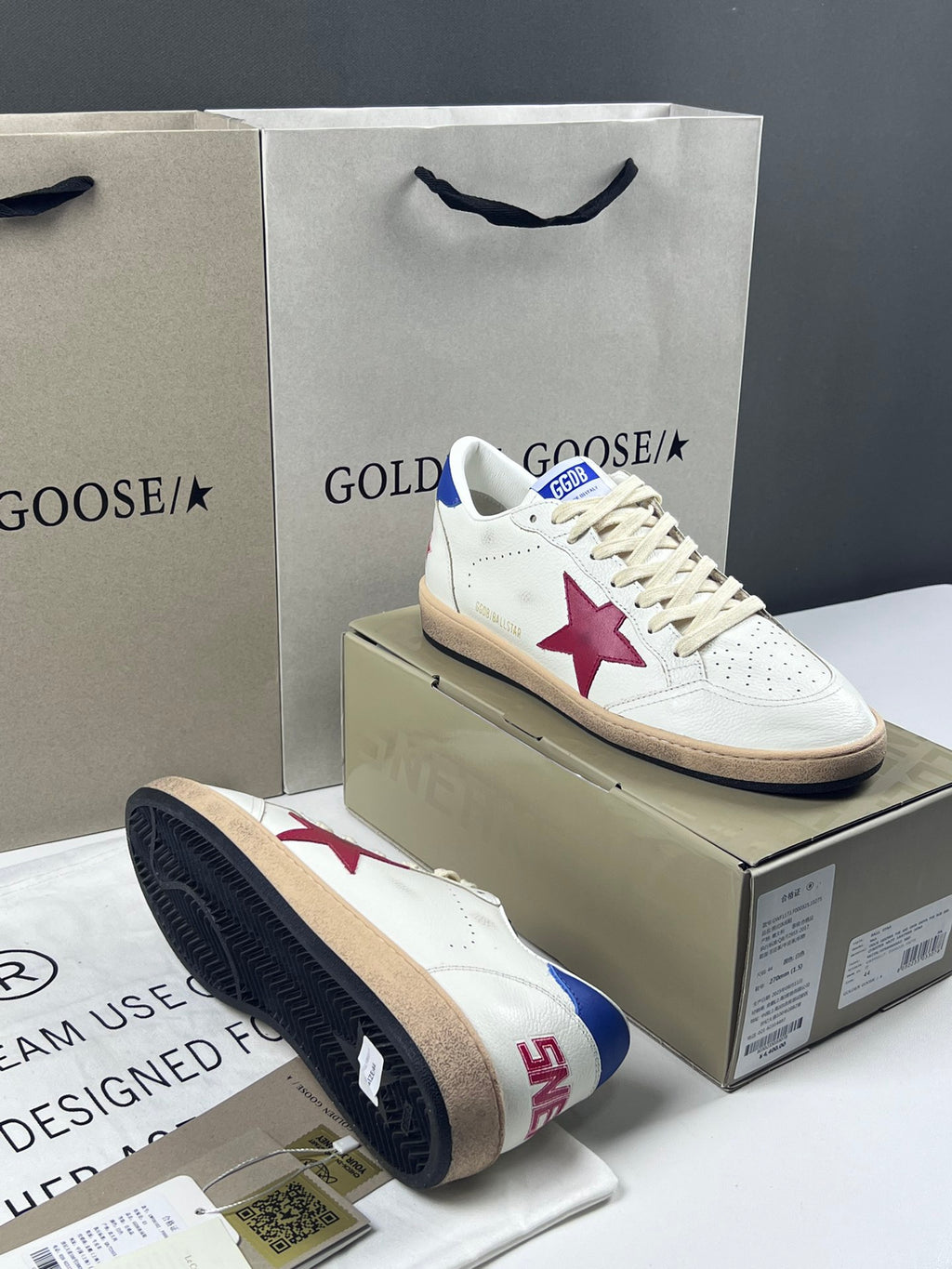 Golden Goose Ball-Star 'Red Star/Blue Heel Tab'