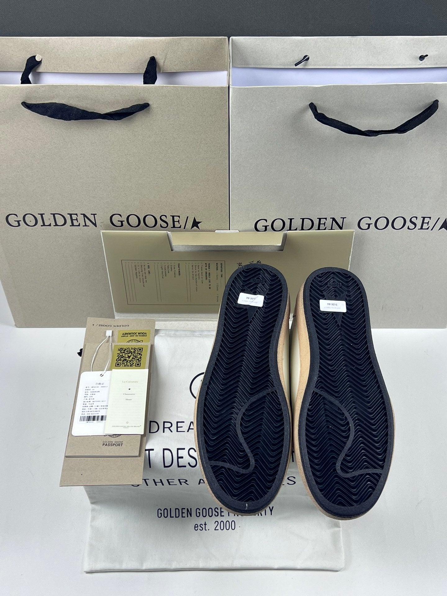 Golden Goose Ball-Star 'Red Star/Blue Heel Tab'