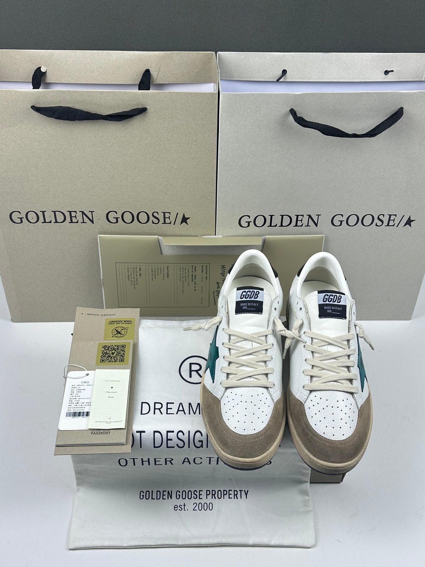 Golden Goose Ball-Star 'Metallic Green Star/Black Crocodile Print Heel Tab'