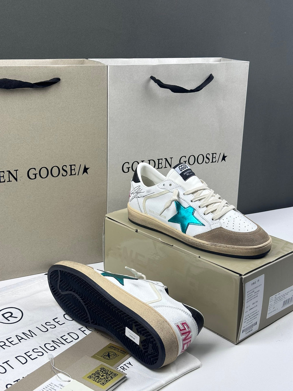 Golden Goose Ball-Star 'Metallic Green Star/Black Crocodile Print Heel Tab'