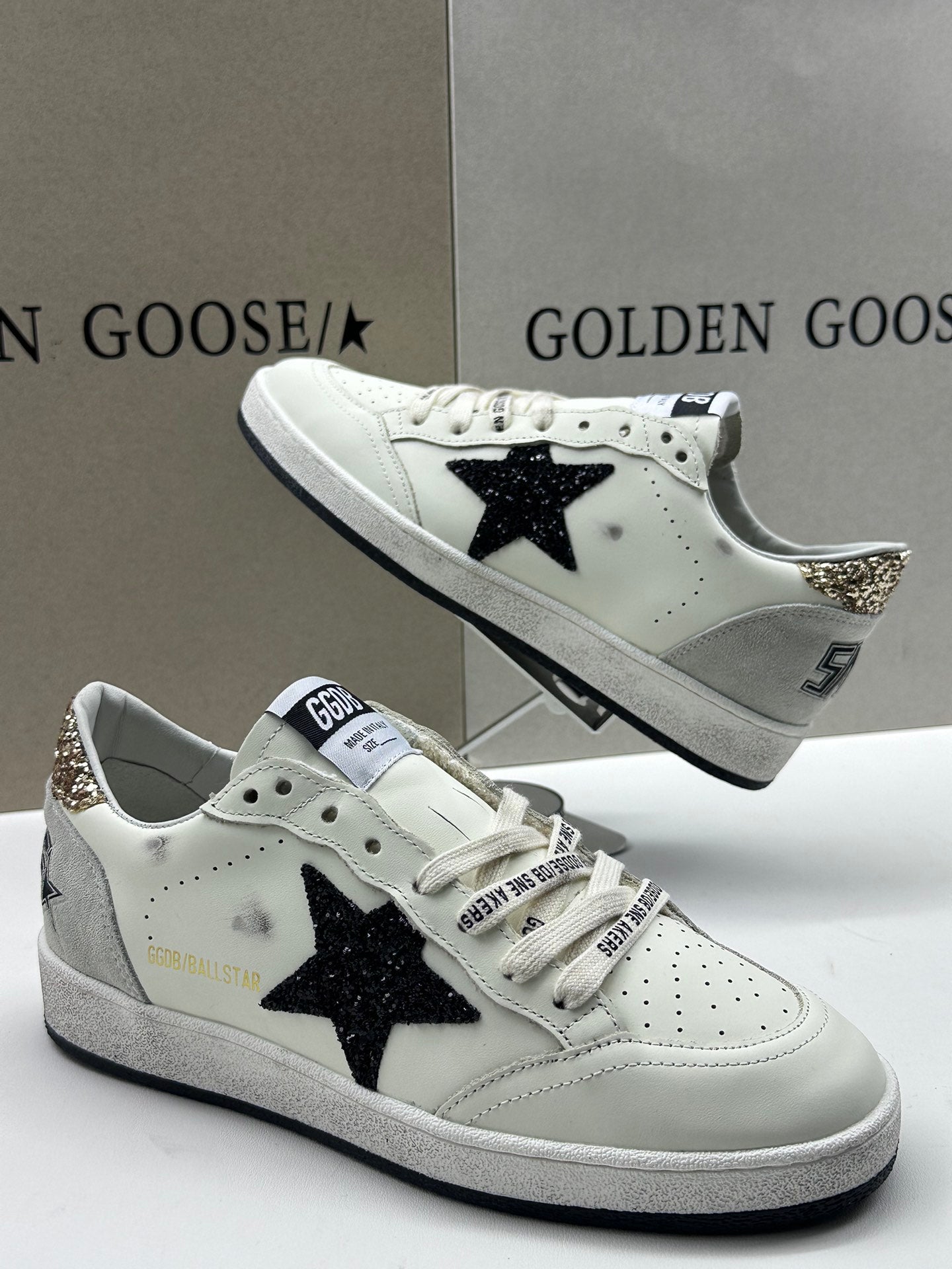 Golden Goose Ball-Star 'Black Glitter Star/Gold Glitter Hee Tab'