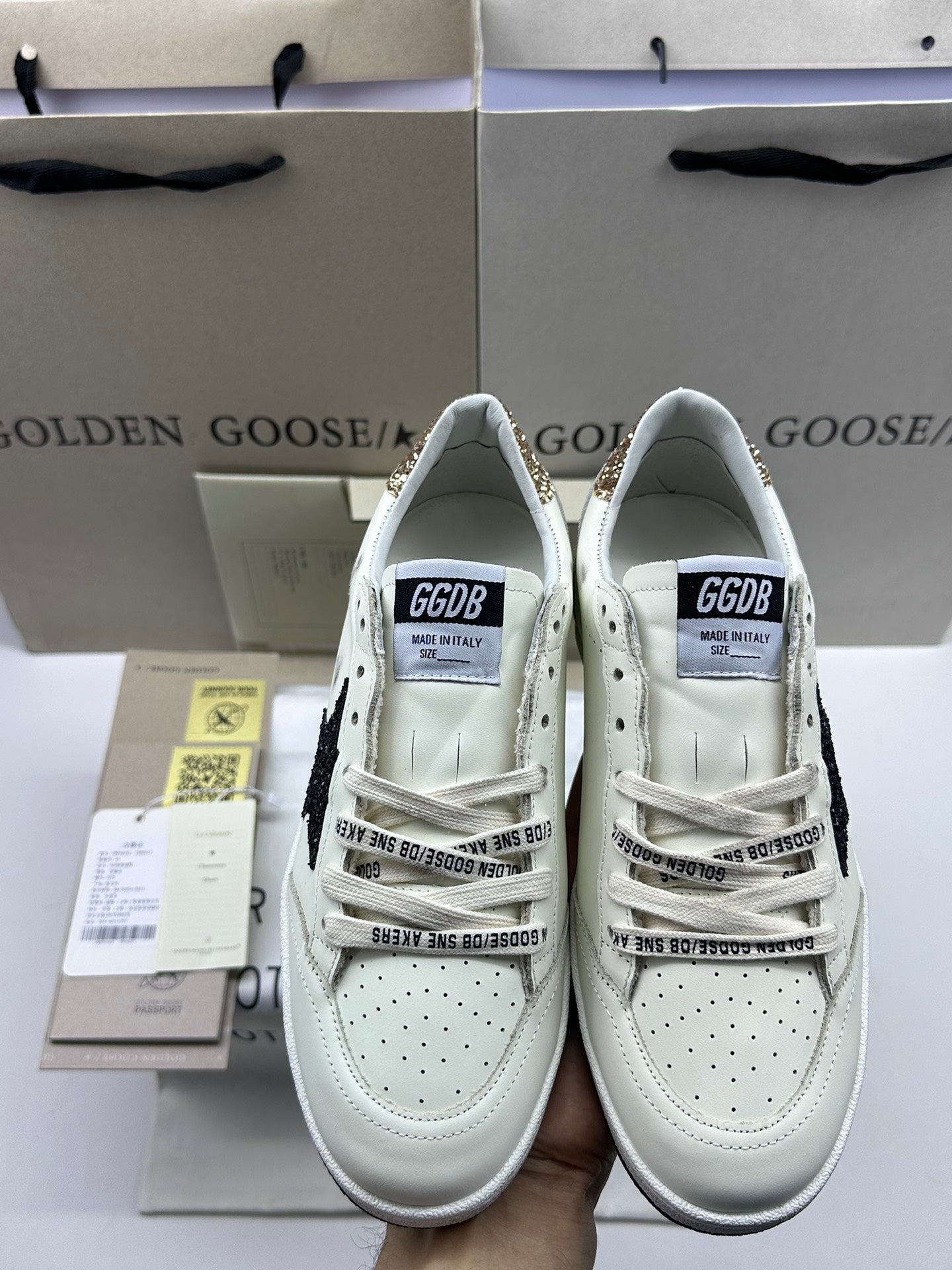 Golden Goose Ball-Star 'Black Glitter Star/Gold Glitter Hee Tab'