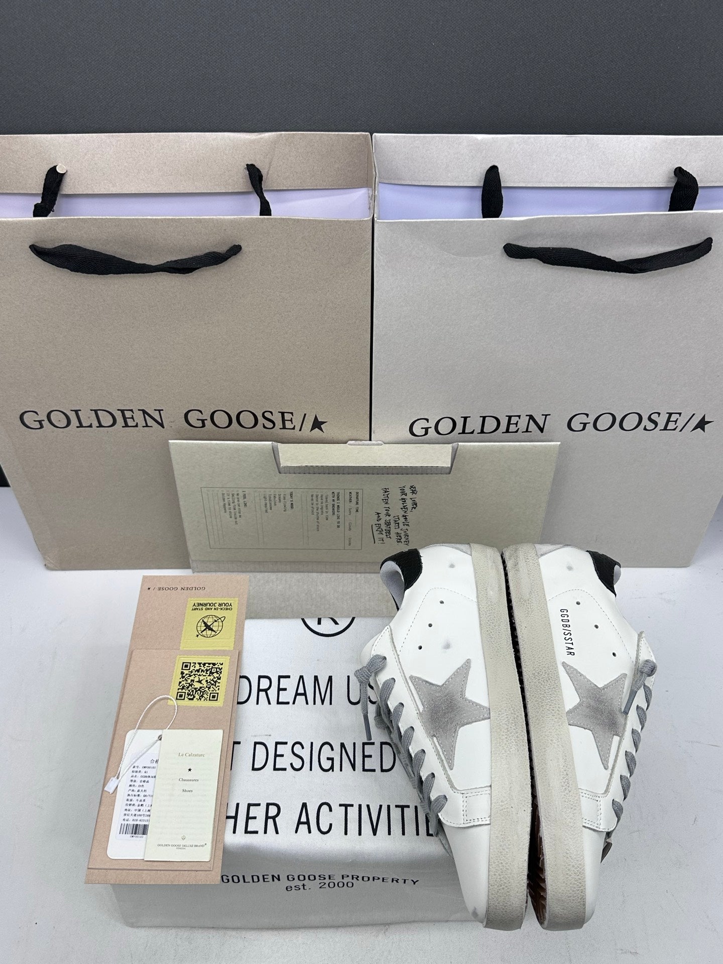 Golden Goose Super-Star 'Suede Grey Star/Textured Black Heel Tab'