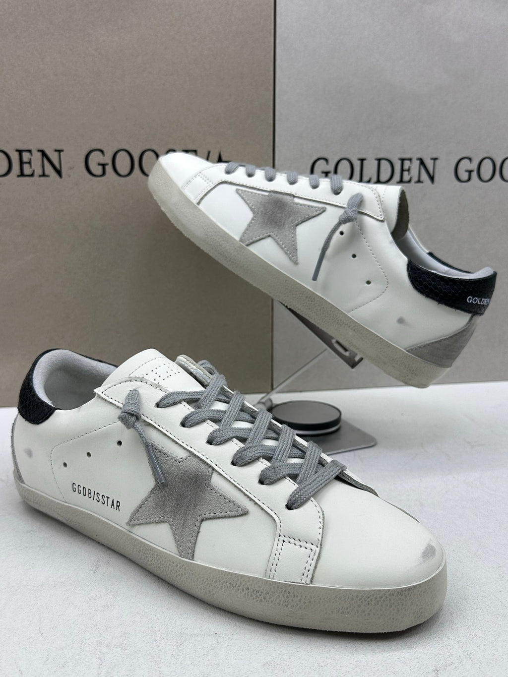 Golden Goose Super-Star 'Suede Grey Star/Textured Black Heel Tab'