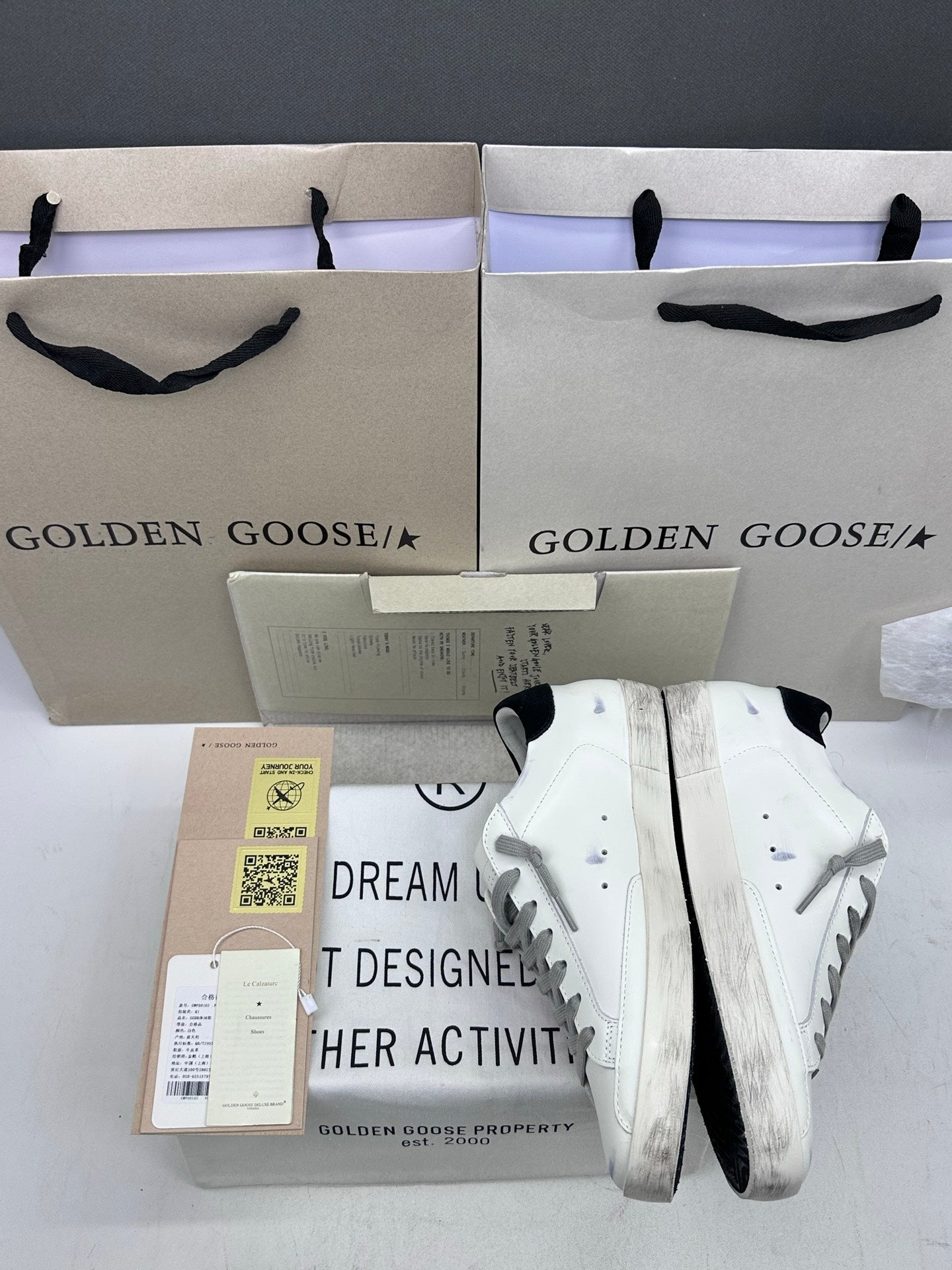 Golden Goose Super-Star 'Red Star/Black Tab with Text In The Midsole'