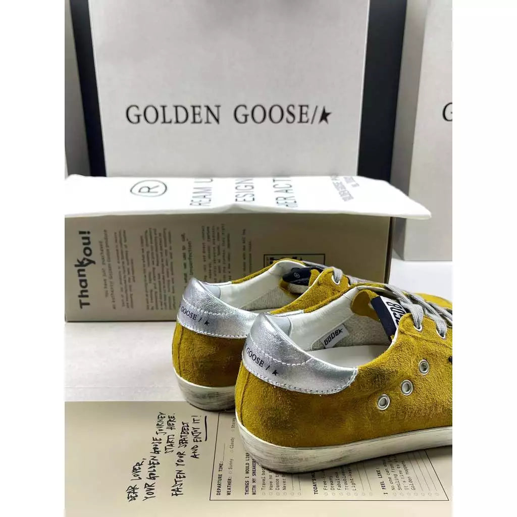 Golden Goose Super-Star 'Gamuza Mustard Uppers Leather Black Star Leather Silver Tab'