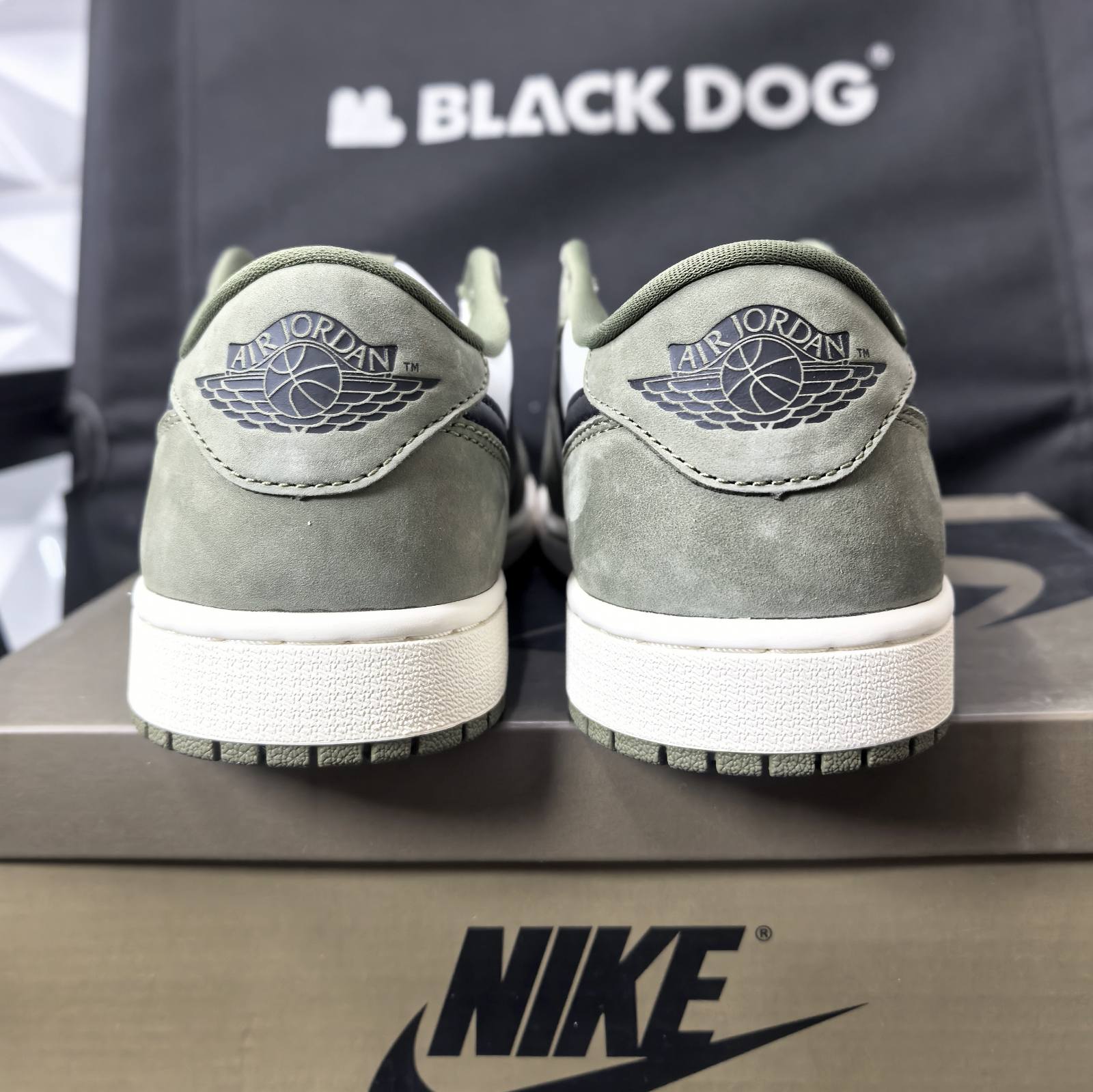 Jordan 1 low OG Medium Olive - DG version