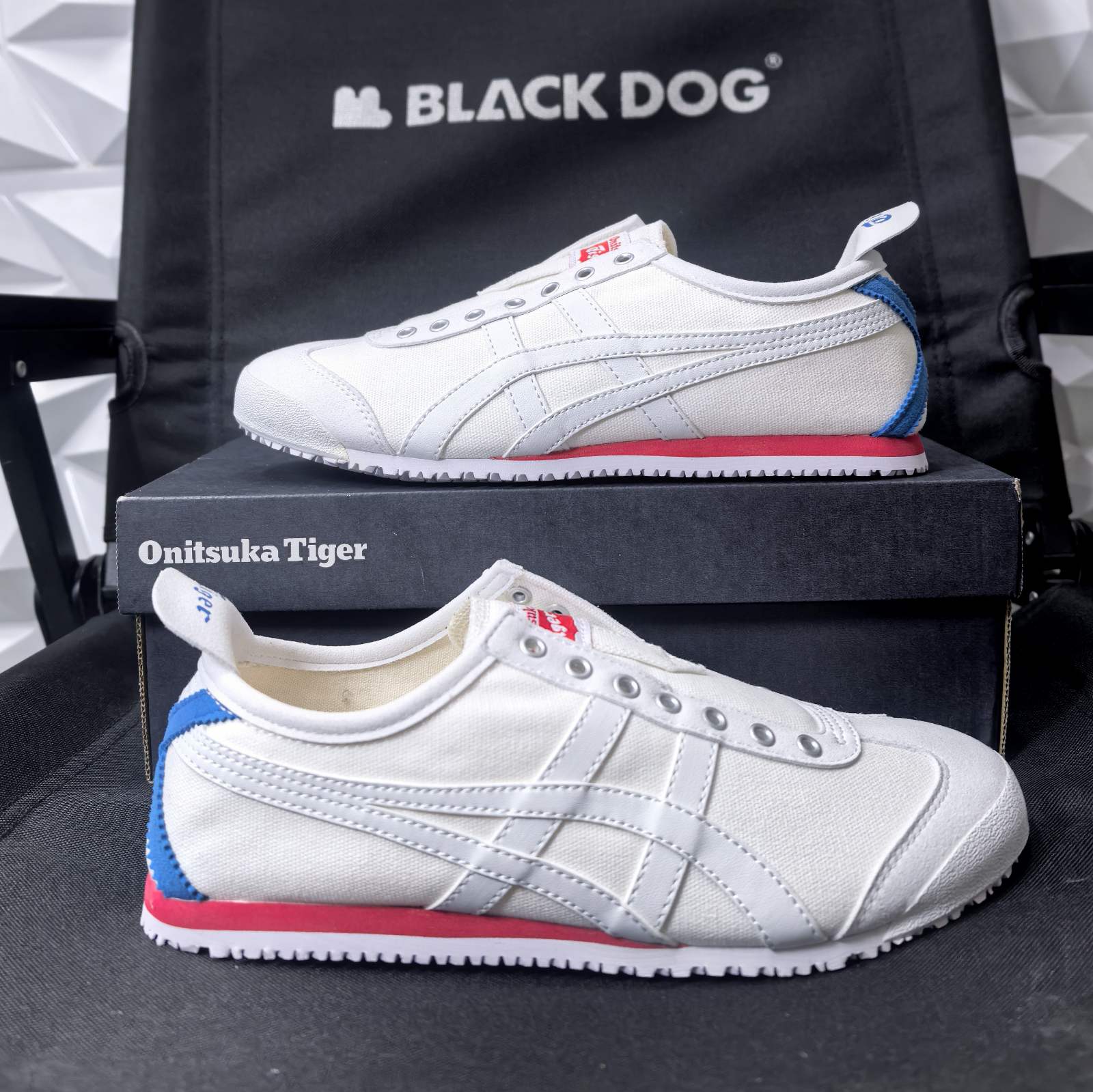 Onitsuka Tiger Mexico 66 Slip-On sneakers white canvas upper with blue and red tricolor accents - TG version