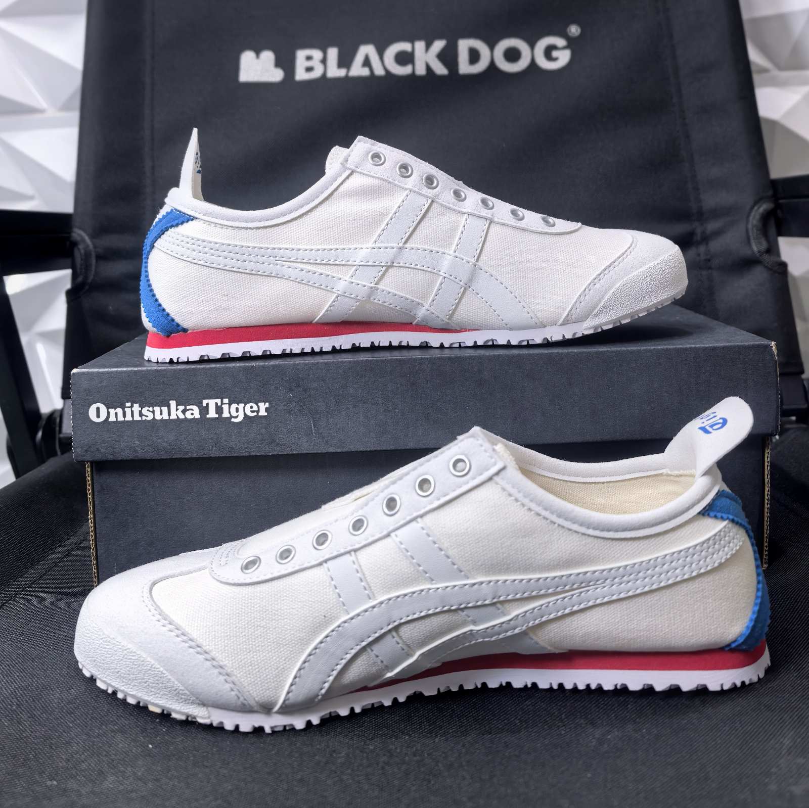 Onitsuka Tiger Mexico 66 Slip-On sneakers white canvas upper with blue and red tricolor accents - TG version